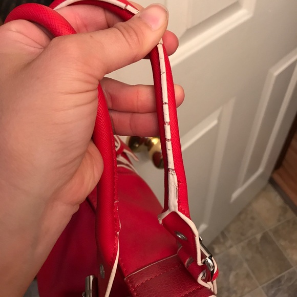 Simply Vera Wang Tote - Picture 3 of 4