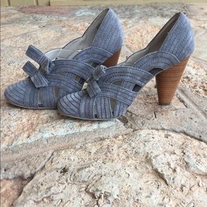 Seychelles grey faux suede shoe. Never worn.