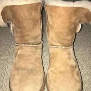 Ugg Bailey Button Short Boots