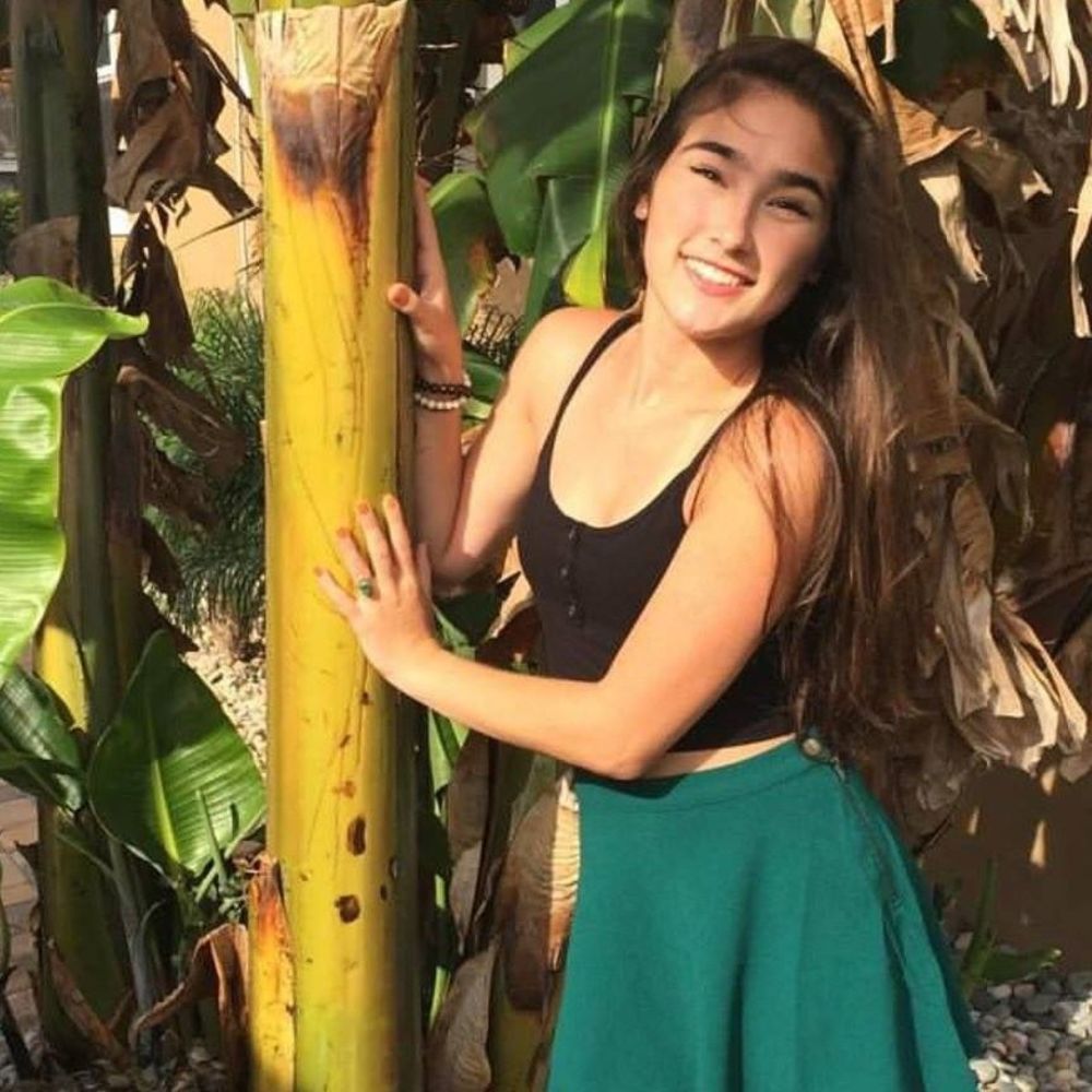 Meet your Posher, Annahita