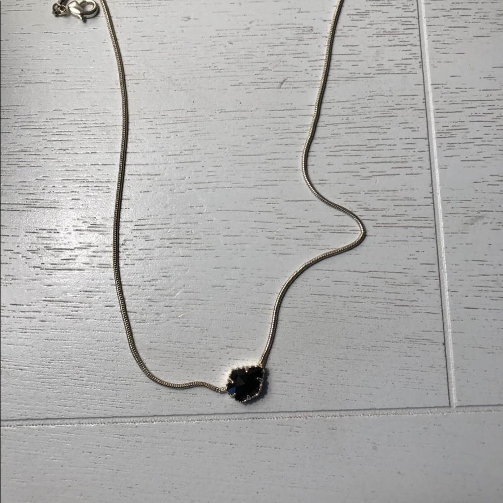 Kendra Scott necklace