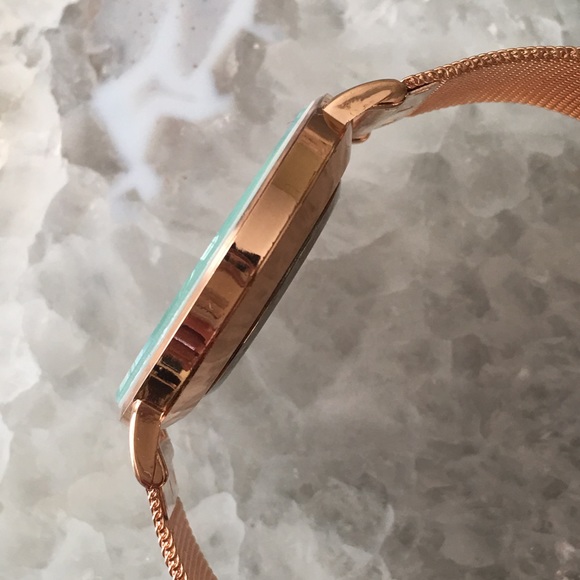 Minimalist Marble Rose Gold Luxury Watch - Picture 4 of 6