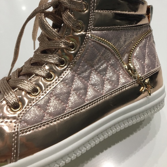 Rose gold high top metallic sneaker - Picture 3 of 5