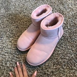 Pale pink uggs