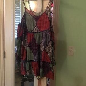 Cold shoulder pattern top