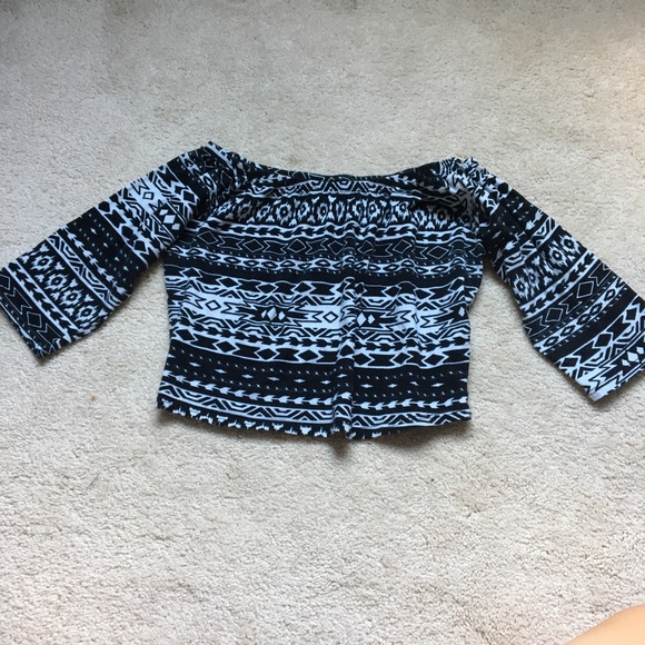 Crop top! - Picture 3 of 3