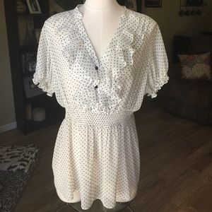Super cute & feminine polka dot blouse