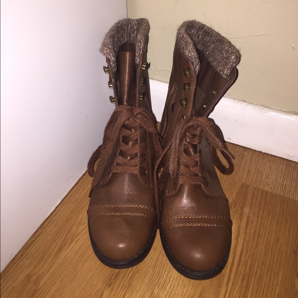 BRAND NEW BROWN COMBAT BOOTS!!