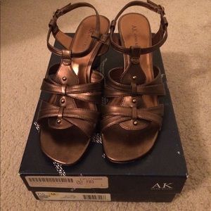 Bronze strappy wedge sandals 7.5