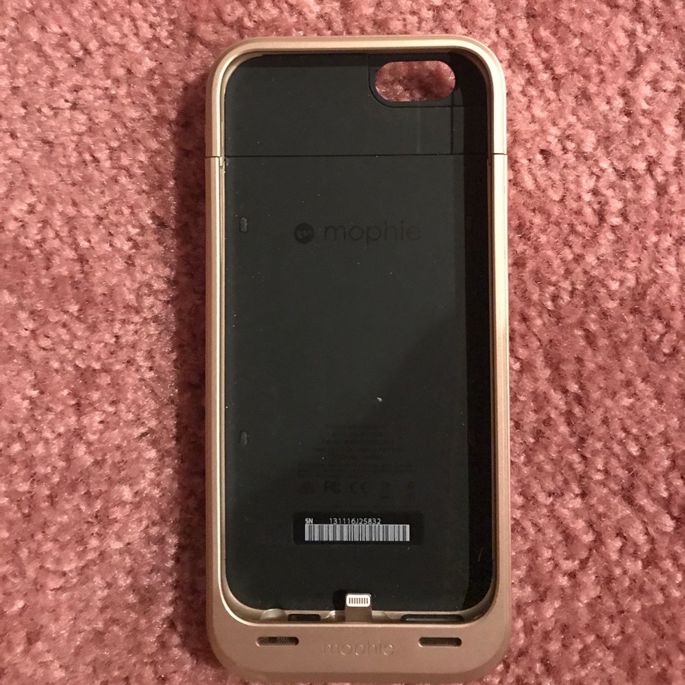 MOPHIE charging case for iPhone 6