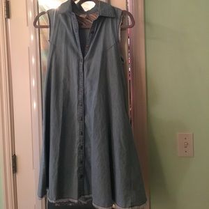 Collared Jean Dress with Pattern on back