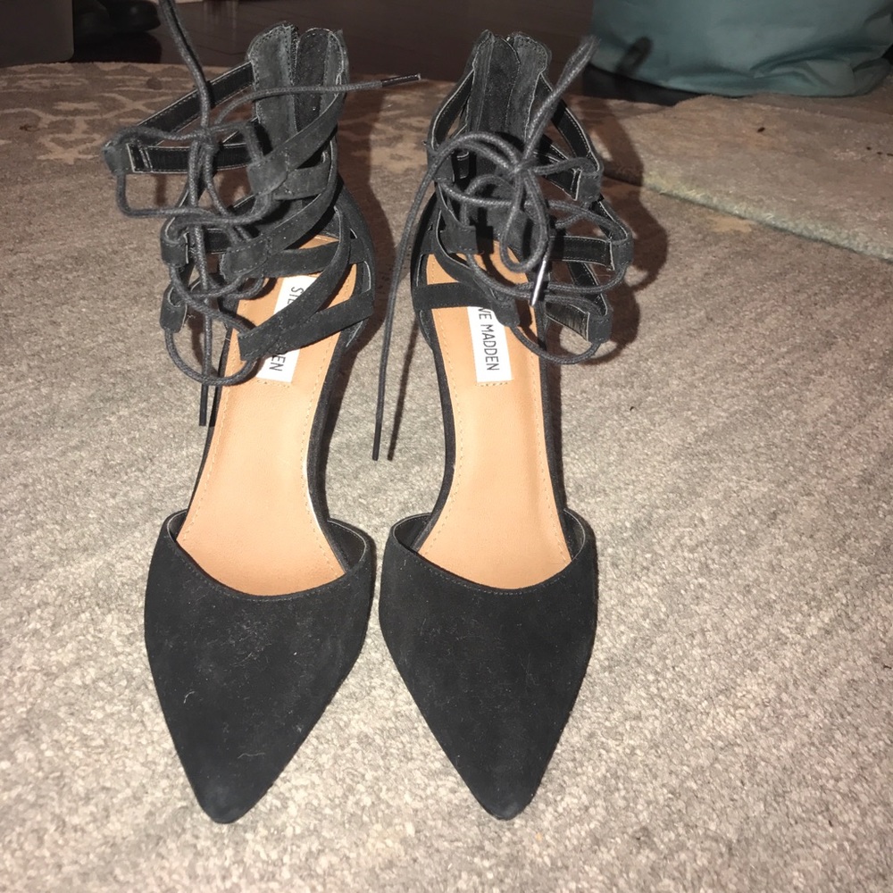 STEVE MADDEN BLACK LACE UP POINTED TOE HEELS