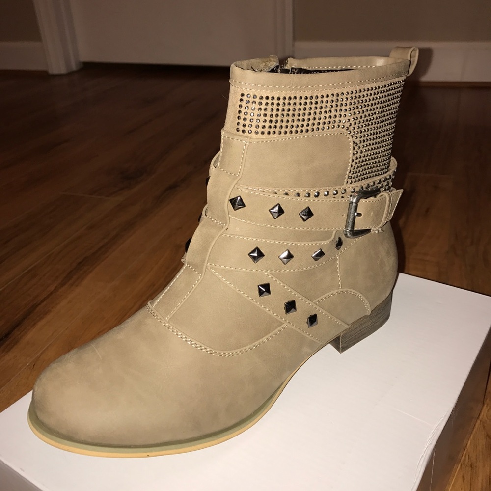 Never worn studded taupe ankle booties - Picture 2 of 8