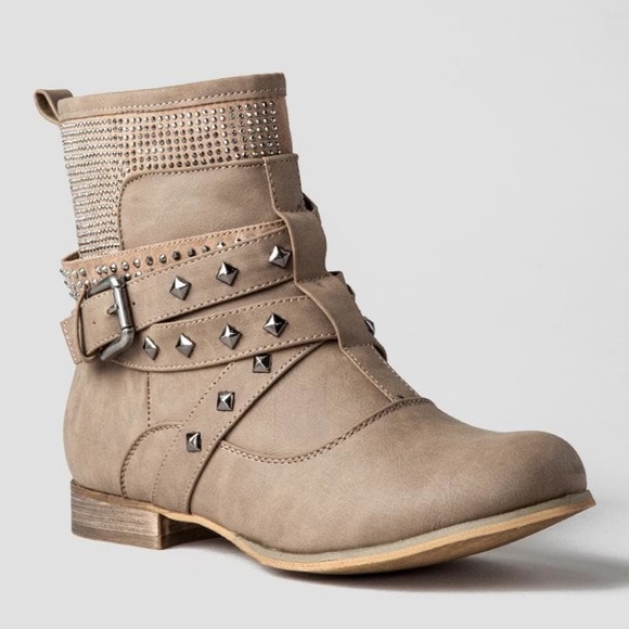 Never worn studded taupe ankle booties - Picture 7 of 8