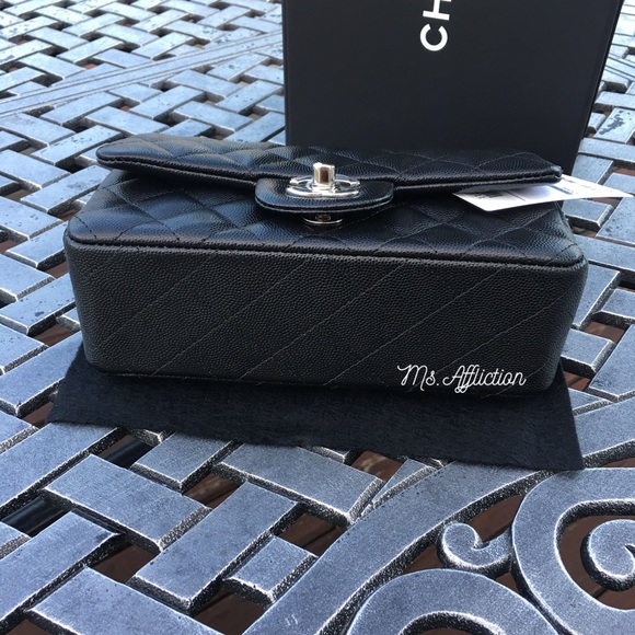 Sold on another platform. CHANEL Authentic Mini - Picture 5 of 8