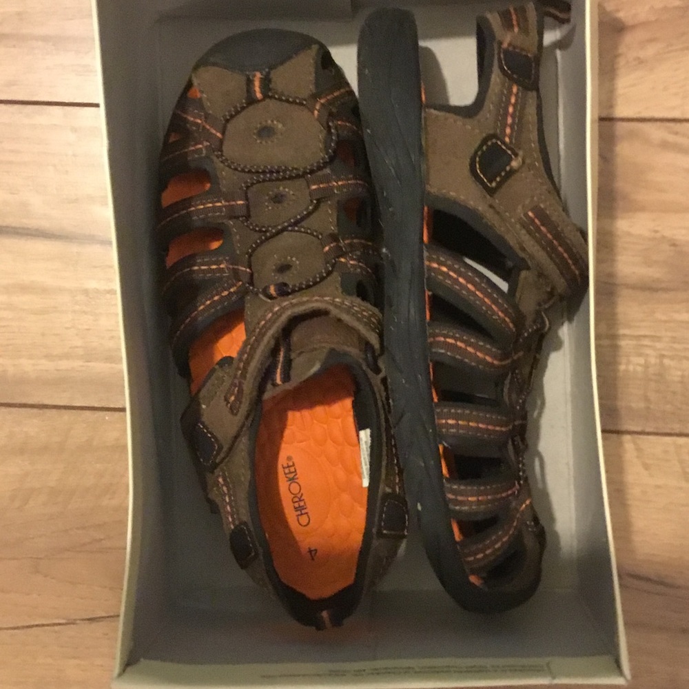 *BRAND NEW* Garrison Shoes