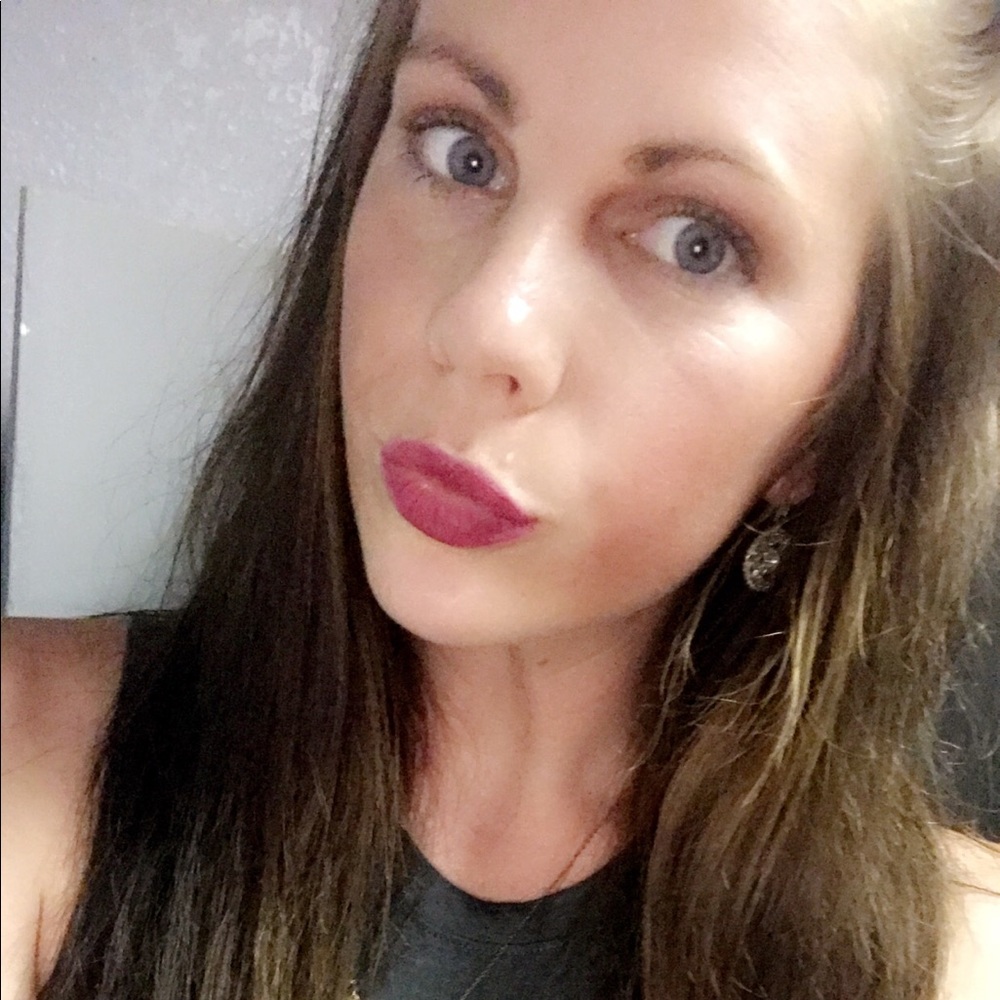 Meet your Posher, Carlee