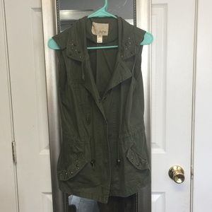 Daytrip army green studded detailed vest.