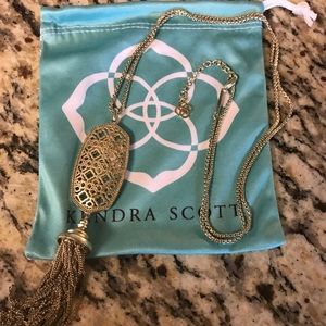 Like New Kendra Scott Rayne Necklace in Gold