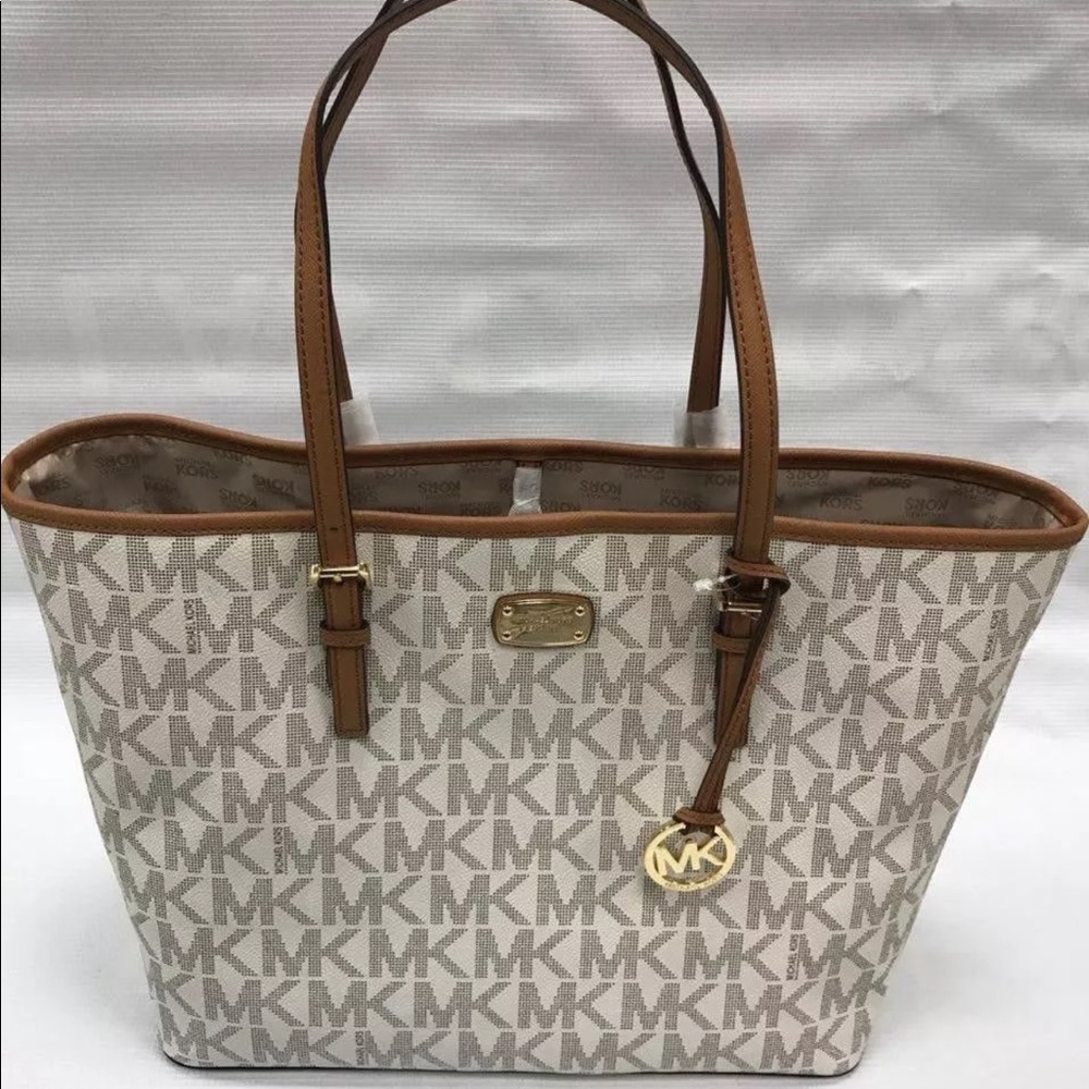 Michael Kors JET SET TRAVEL VANILLA LG  TOTE