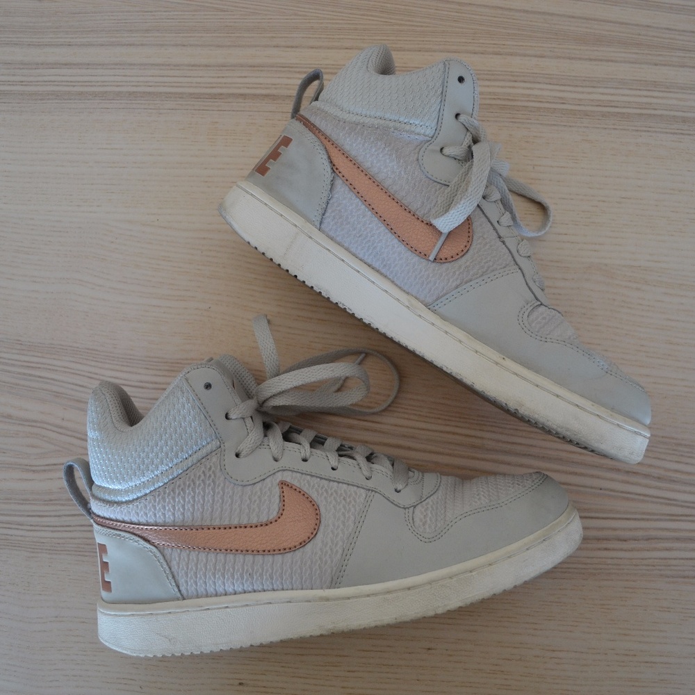 Nike Dunk in Rose Gold and Light Grey
