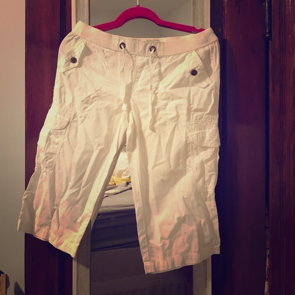 Women's white capris