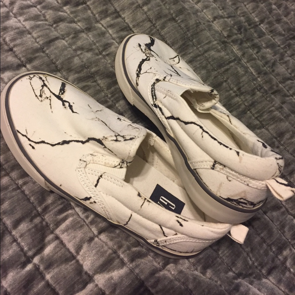Gap boys size 13 sip-on sneaker