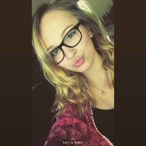 Meet your Posher, Hayley