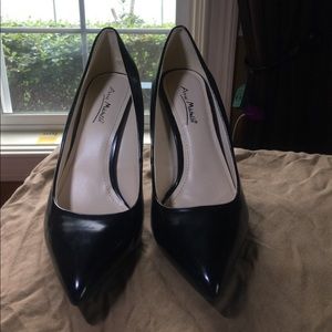 Black "Anne Michelle" high heels