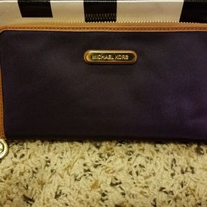 Michael Kors Kempton Jet Set wallet zip around