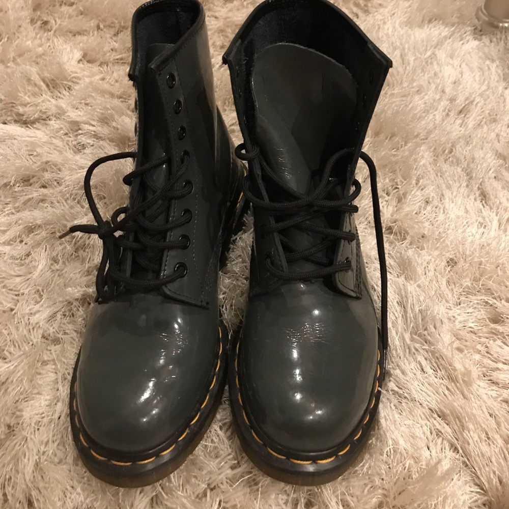 Dr. Martens- READY TO SHIP ON 3/15/18