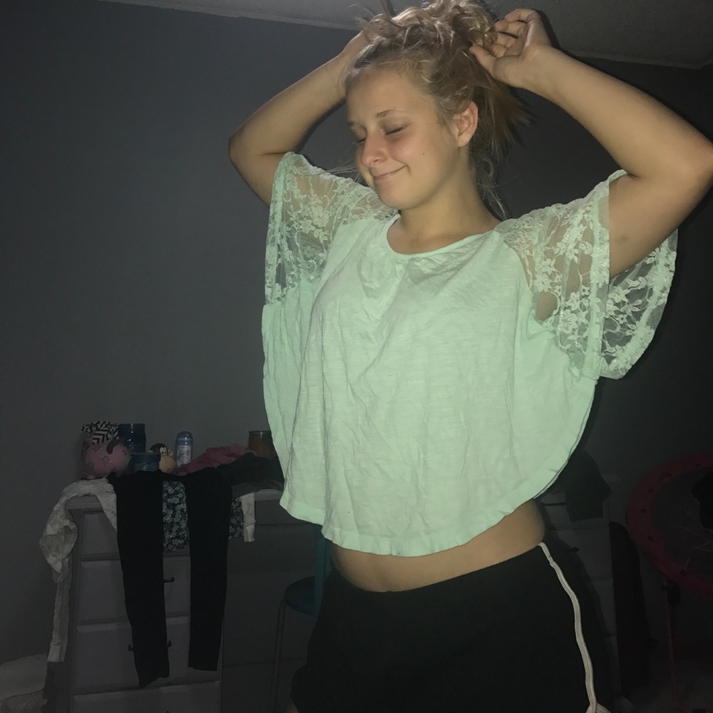 Forever 21 blue crop top