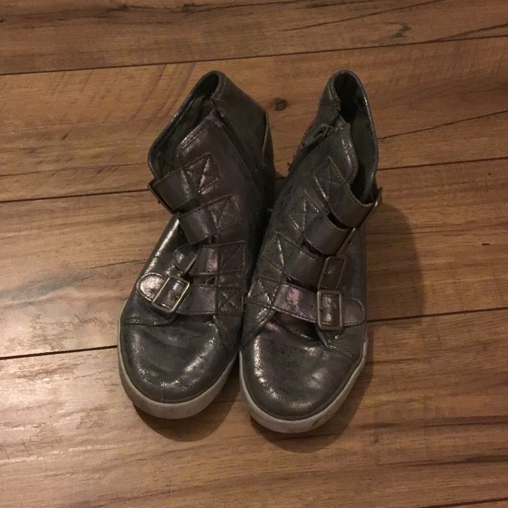 GIRLS SHOES SIZE: 3
