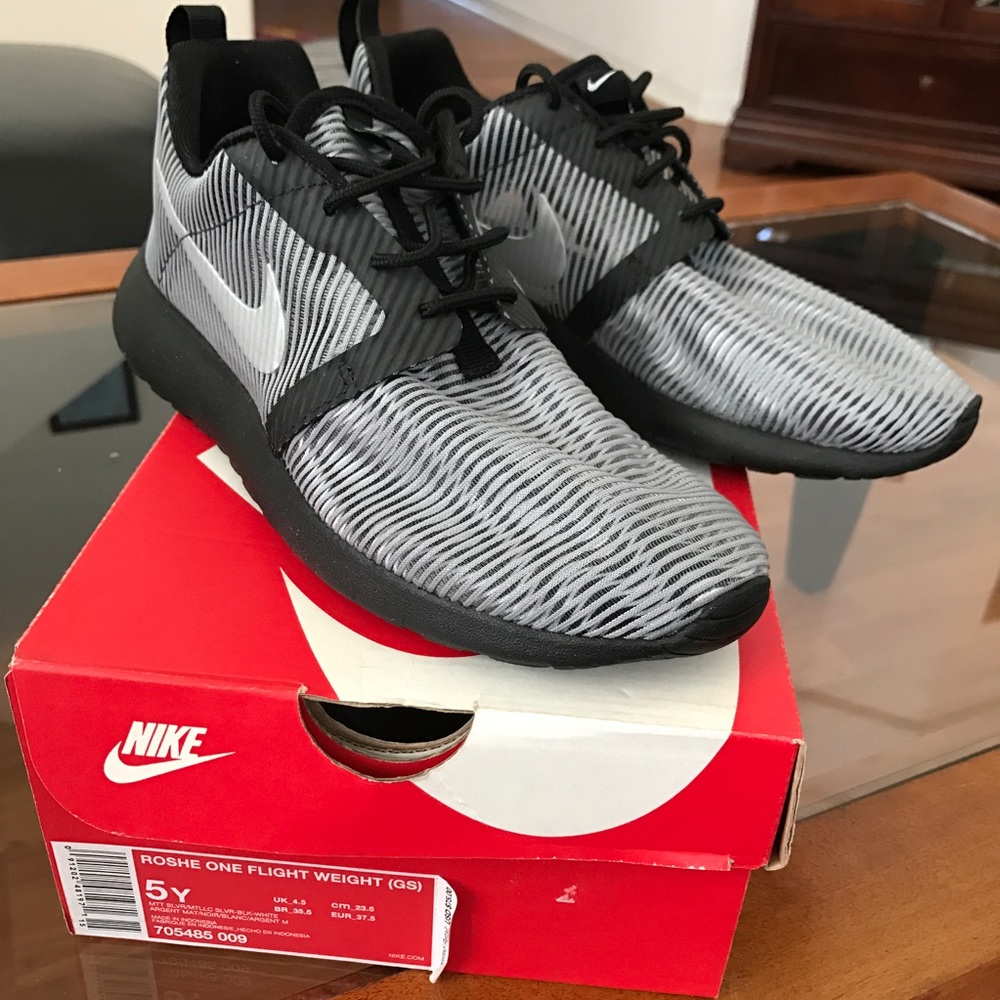Nike Roshe One Flight Weight Shoes
