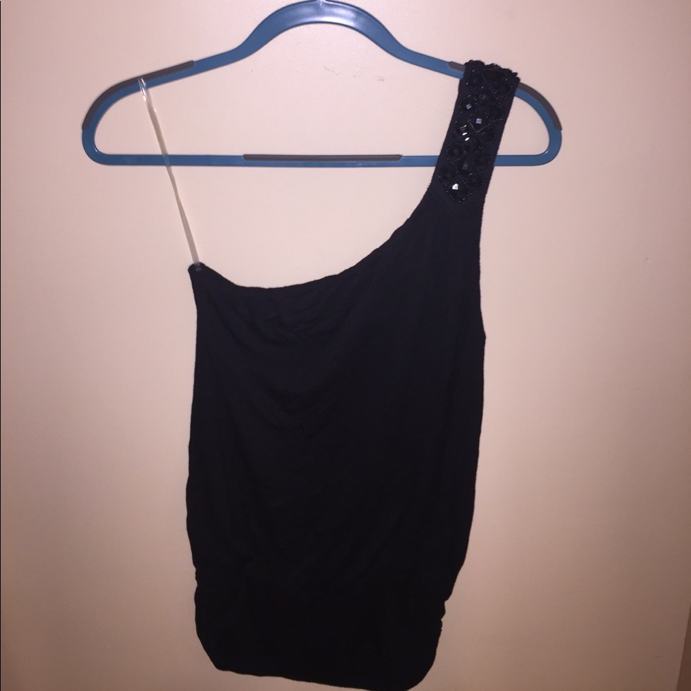 🆕‼️ Wet Seal One sleeved top with jewels 💎