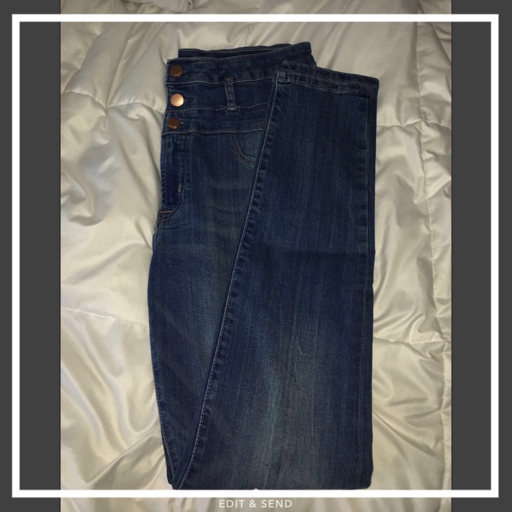 High waisted jeans