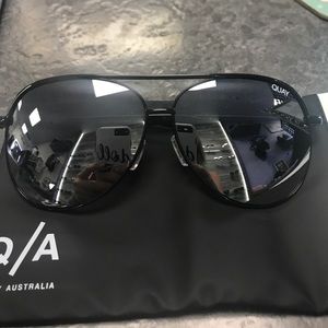 Quay Australia macaw Sunnies