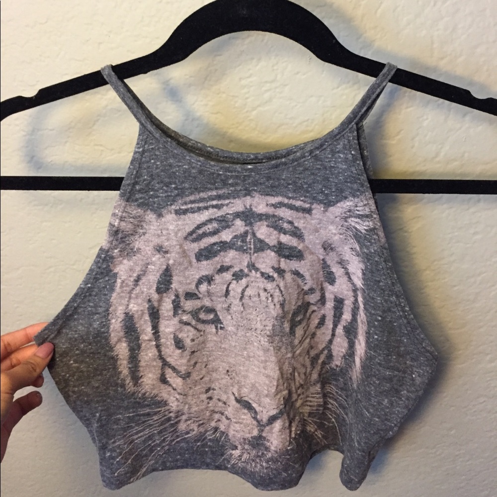 NWT Windsor Brand crop top with design