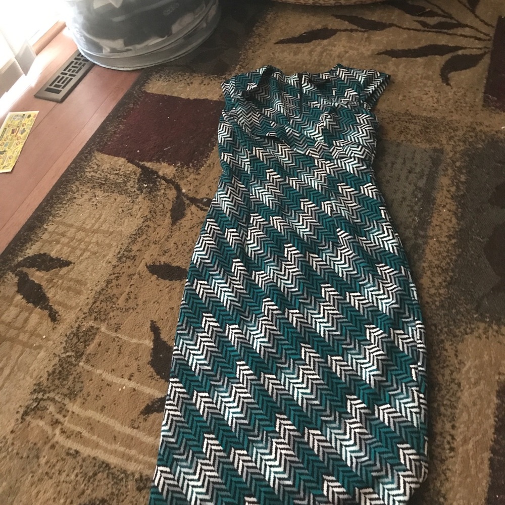 Heavyweight beautiful shaping fall WHBM dress.