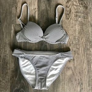 ❤️Black & White Striped Bikini❤️