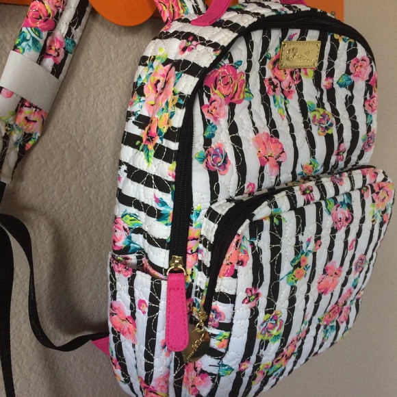 🎉HP🎉 Betsey Johnson floral backpack - Picture 3 of 6