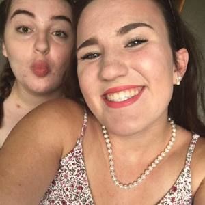 Meet your Posher, Caroline