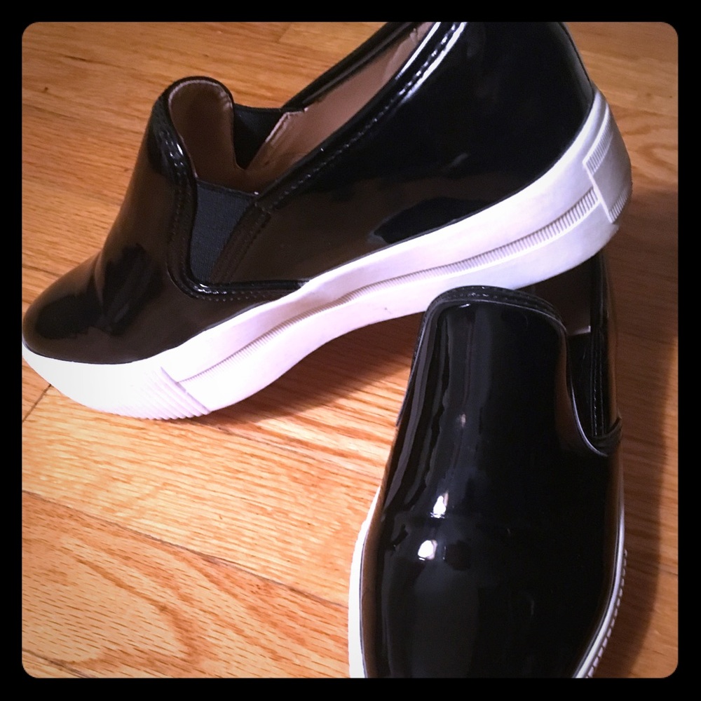Slip on black patent 1 3/4" wedges