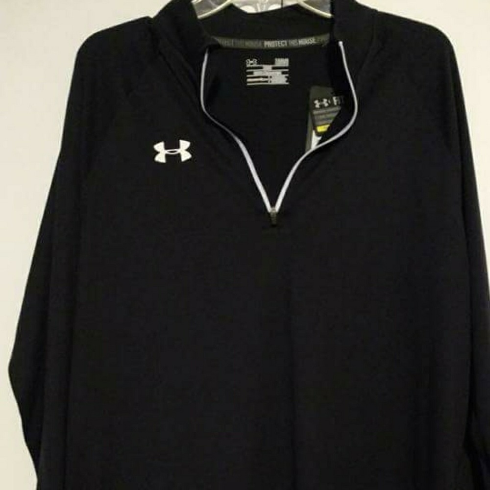 Black Under armour mens light weight zip pullover