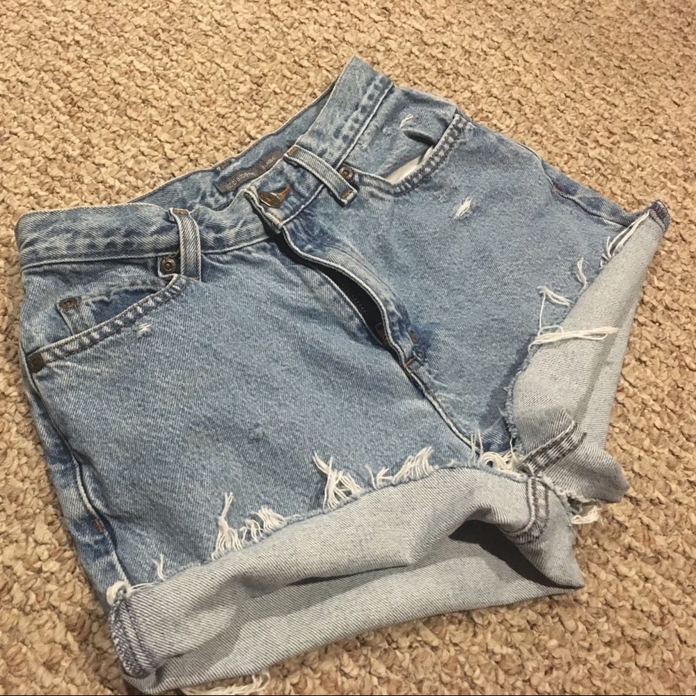 High rise vintage jean shorts!!
