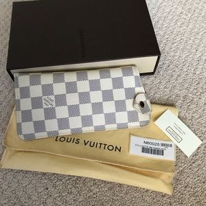 Louis Vuitton Sunglass Case MM Damier Azur