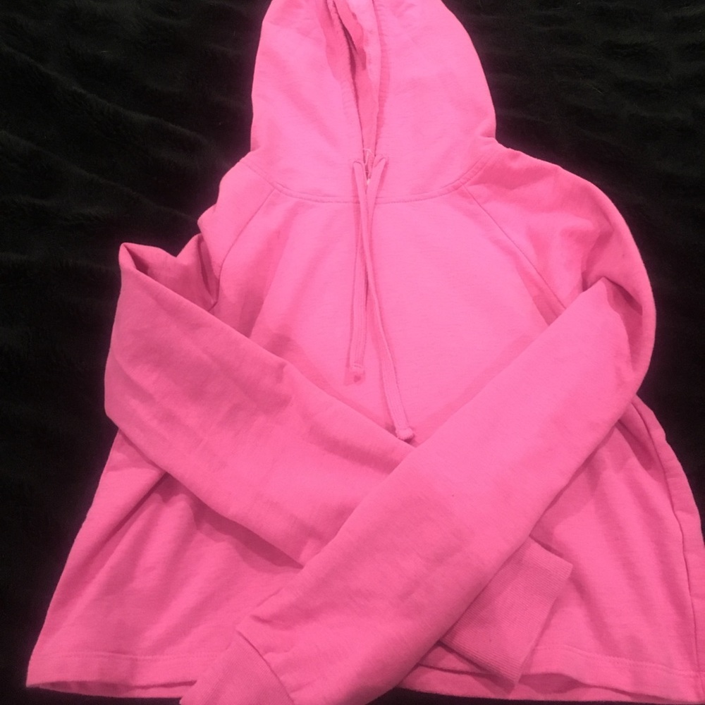 NWOT Forever 21 cropped hoodie size m