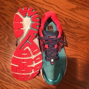 Brooks Ravenna women's sneakers.