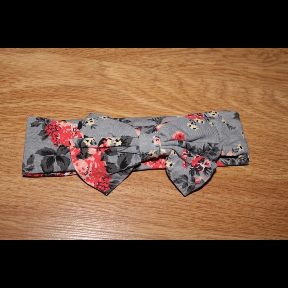 Baby headband/bow with floral design
