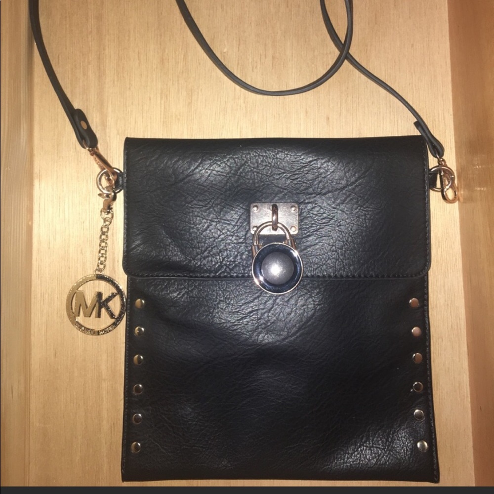 Michael Kor black crossbody